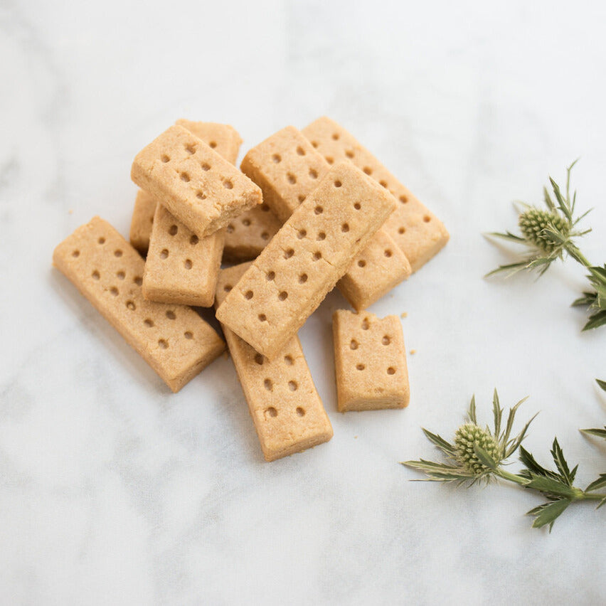 Scottish Shortbread Hamper Gift, 16 x Individually Wrapped Twin Packs, 32 x All-Butter Shortbread Fingers